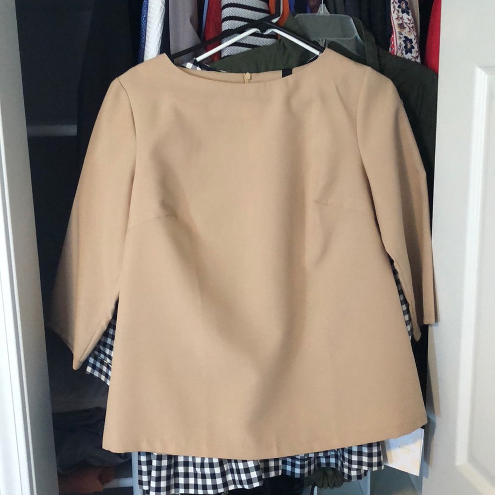 Laura Bettini *NWT* khaki top. Large.